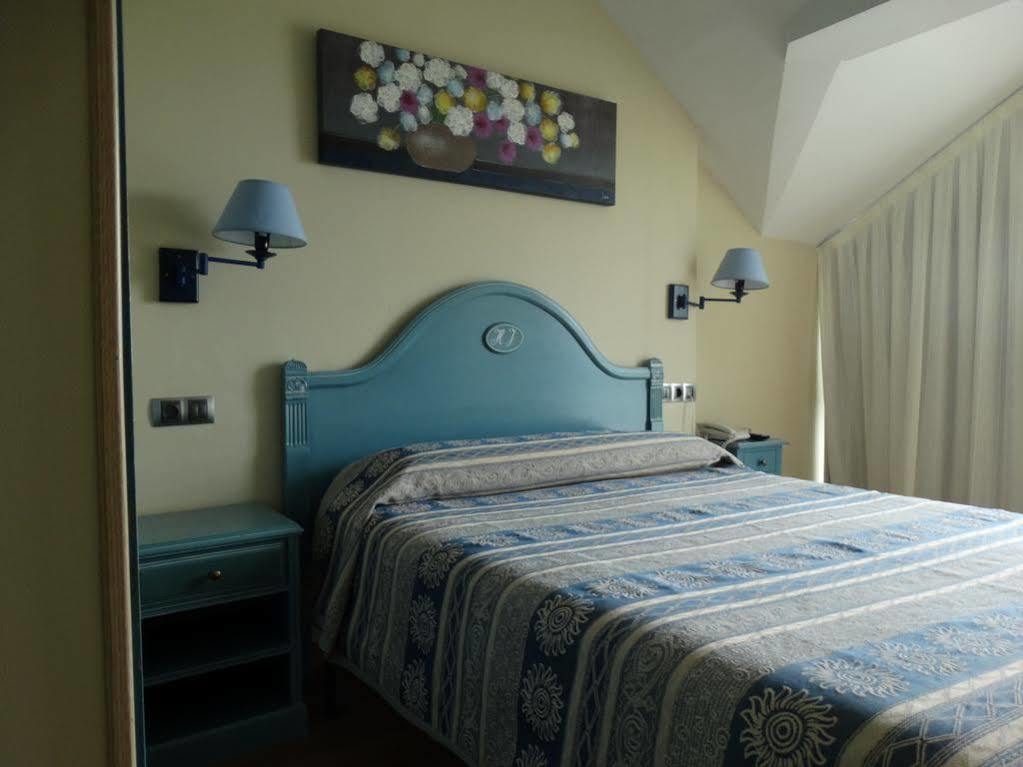 Hotel Los Juncos Noja Bagian luar foto
